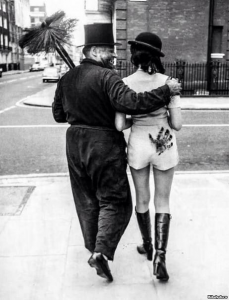 Трубочист на прогулке с девушкой. Лондон, 1971 год..jpg